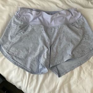 Lululemon size 6 speed up shorts